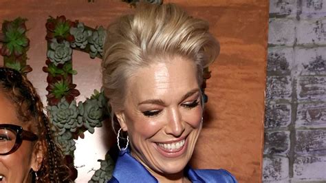 Hannah Waddingham puts on a busty display in plunging blue。